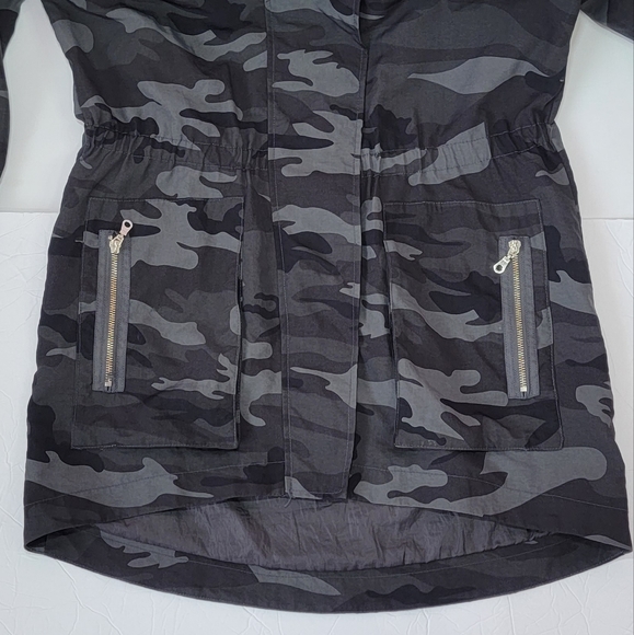 Tart Collection Camo Rain Jacket/ M. - Picture 10 of 13